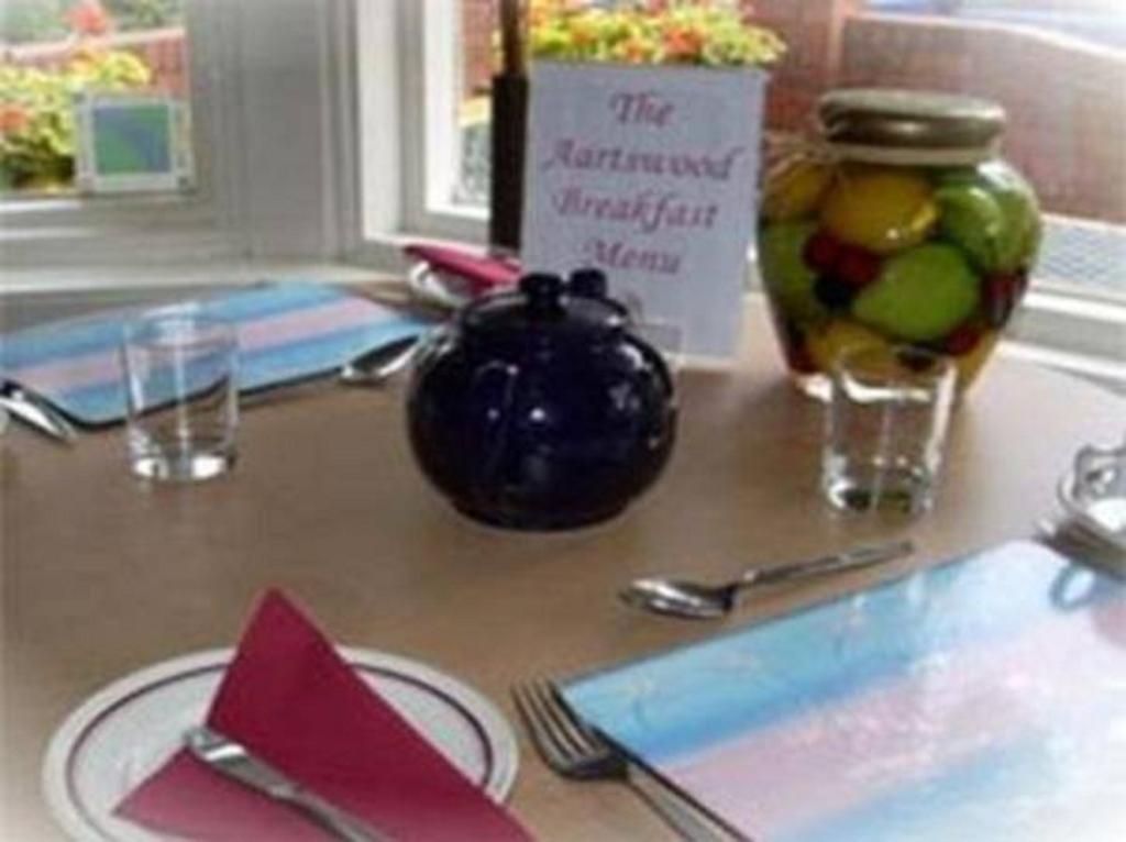 Aartswood Guest House Scarborough Esterno foto